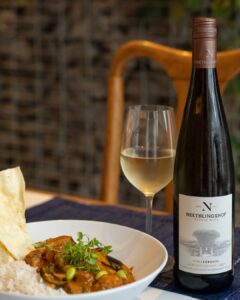 Some pairings just belong together. 

A comforting curry and a chilled glass of Neethlingshof Gewürztraminer make Wednesday evenings something to look forward to.

🍛 R295 per person

Book via Dineplan or email reservations@oudewerf.co.za.